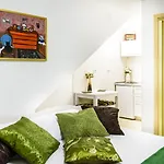 Plaza Lejlighed