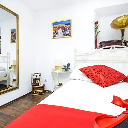 Plaza Apartamento